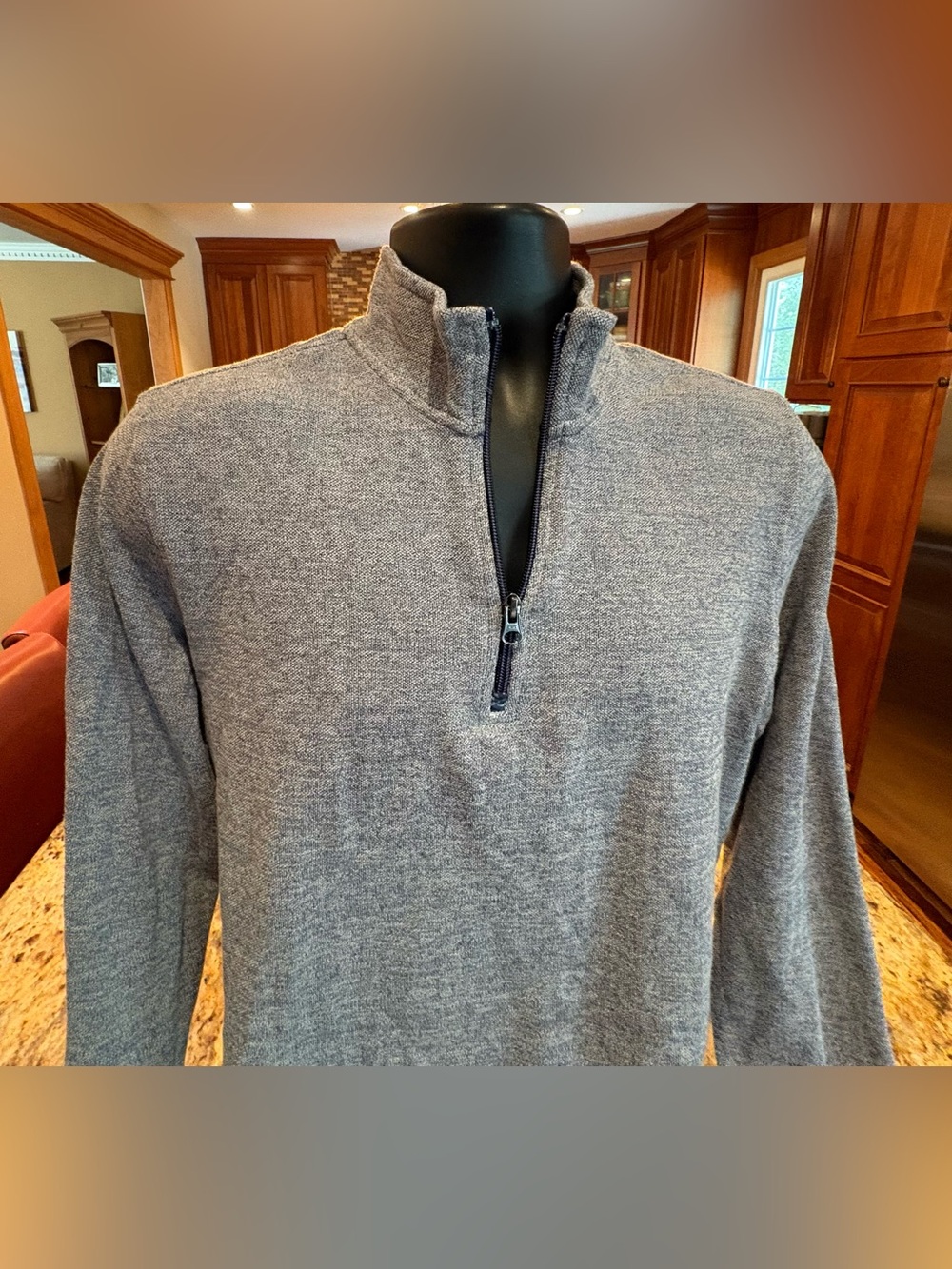 Robert Graham Men’s Heather Gray Quarter-Zip pullover. Small - Picture 5 of 6
